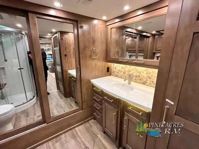 2022 Entegra Coach Aspire 44W 450 h.p. Diesel 11 K Miles in RVs & Motorhomes in Moncton - Image 51