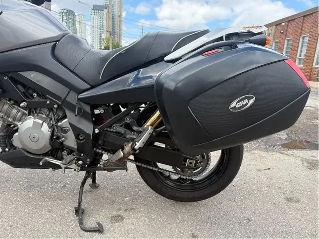 2006 Suzuki V-Strom 1000 ~ V-STROM 1000 ~ COMFORT ~ TOURING ~ LO in Street, Cruisers & Choppers in City of Toronto - Image 17