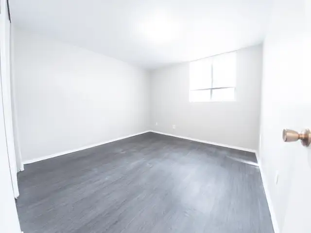 ALL INCLUSIVE - 2BR Pinegrove Apts in Waterloo in Long Term Rentals in Kitchener / Waterloo - Image 10