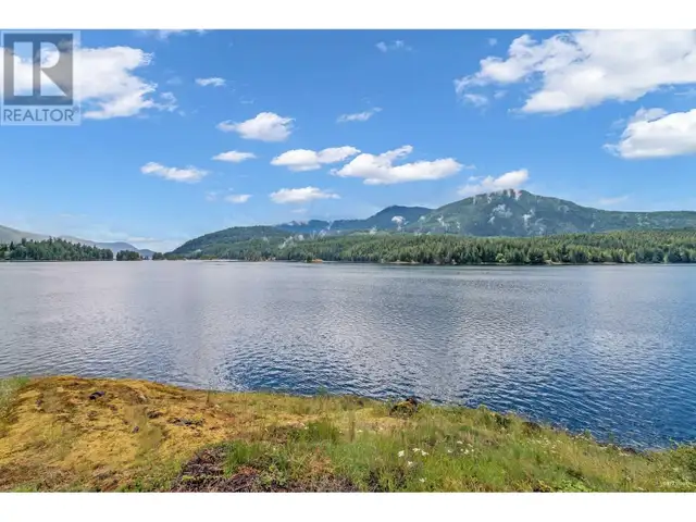 15781 EAST EGMONT SHORELINE Egmont, British Columbia in Houses for Sale in Sunshine Coast - Image 10