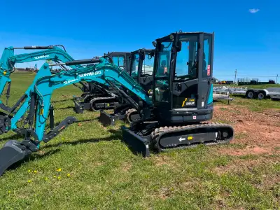 Sunward SWE 25UF Excavator Factory Cab with Heat 2.5 Ton 5842lbs Yanmar Diesel Engine 9'4 digging de...