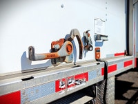 Comes equipped with: Shark fin antenna, LED Headlights, LED Daytime Running Lights, Daytime Running... (image 4)