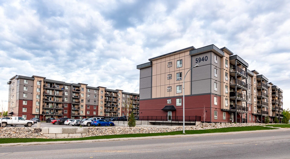 Pet-Friendly Two Bedroom Two Bath with In-suite Laundry for Rent 3