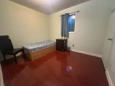 PRIVATE ROOMS FOR RENT Available ASAP or May 1, 2026 We have 3 bedrooms available! 1 bedroom in Bram...
