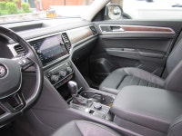8 PASSENGER. EXECUTIVE LINE PREMIUM PACKAGE. SILVER WITH BLACK LEATHER INTERIOR. 20 INCH ALLOY WHEEL... (image 9)