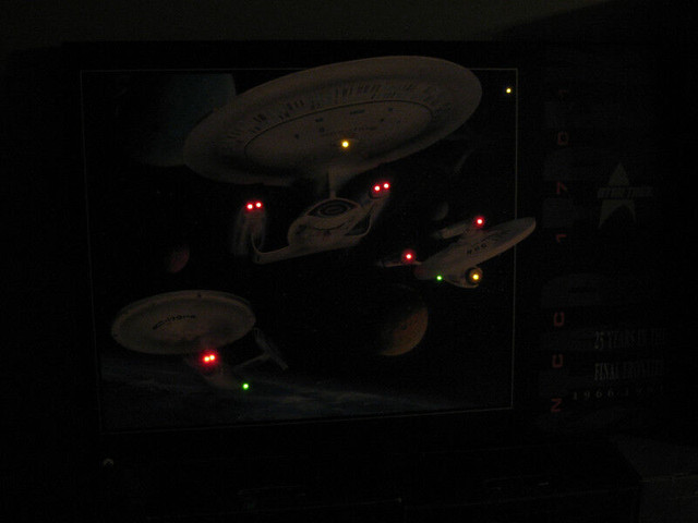 RARE STAR TREK LED Wall Hanging. Enterprise NCC-1701-D in Arts & Collectibles in Brantford - Image 4