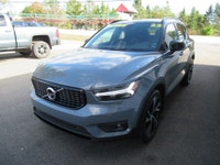 Fresh trade! This XC40 has a clean Carfax, two sets of keys, two sets of Volvo wheels/winter tires a... (image 3)