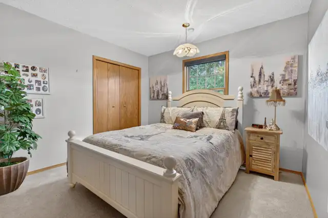10 acre Home and Shop for sale - 2 miles East of Bonnyville,AB in Houses for Sale in Edmonton - Image 6