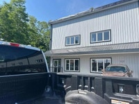 The 2023 Ford Super Duty F-250 SRW XLT in striking white comes equipped with a robust 4x4 drivetrain... (image 9)