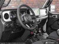 This Jeep Gladiator delivers a Regular Unleaded V-6 3.6 L/220 engine powering this Automatic transmi... (image 7)