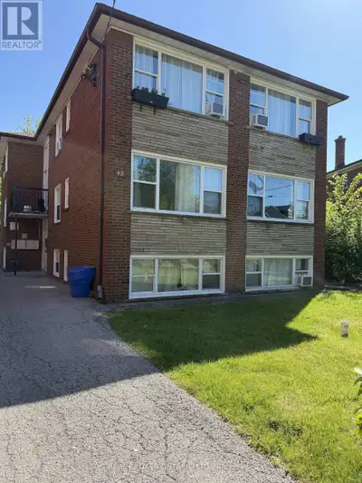 Great Value For A Bright, Spacious 2 Bedroom Main Floor Apartment. Located In A Wonderful Neighbourh...