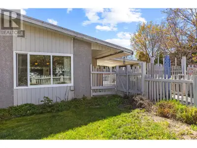Great opportunity for a perfect starter home located in the heart of Westbank. This half duplex is a...