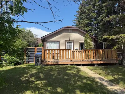 Very cute 3 bedroom 1 bathroom Rancher located close to the downtown core, parks and grocery stores....
