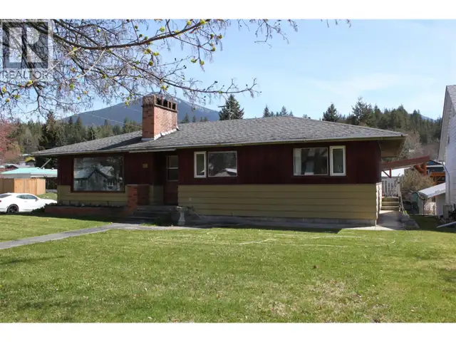 119 2nd Avenue NW Nakusp, British Columbia in Houses for Sale in Nelson - Image 29