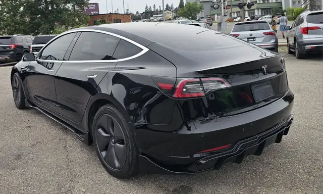 This Sedan/Saloon powered by a Electric engine.SPECIFICATIONS:557928323210301443