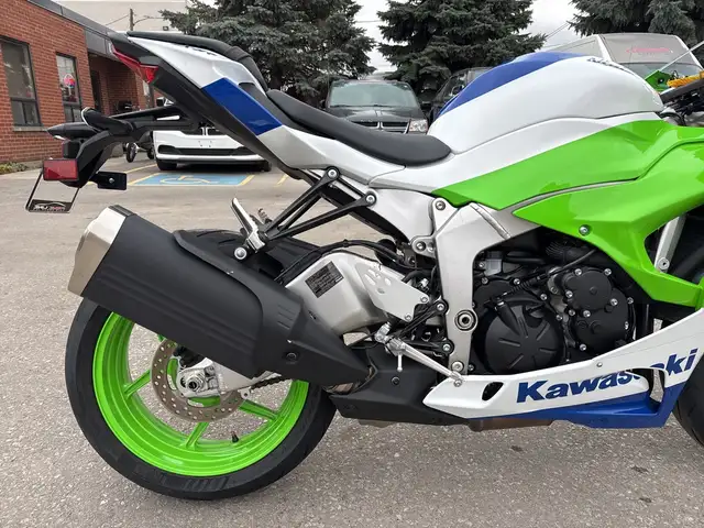 2024 Kawasaki Ninja ZX-6R ~ NINJA ZX-6R ~ 40TH ANNIVERSARY ~ LOW in Sport Bikes in City of Toronto - Image 12