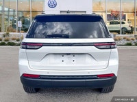 This Jeep Grand Cherokee delivers a Regular Unleaded V-6 3.6 L/220 engine powering this Automatic tr... (image 3)