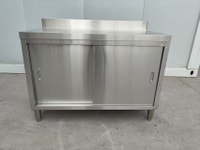 SS SLIDING DOOR BENCH GARAGE AND RESTAURANT PREP TABLE 1218237 Saskatoon Saskatchewan Preview