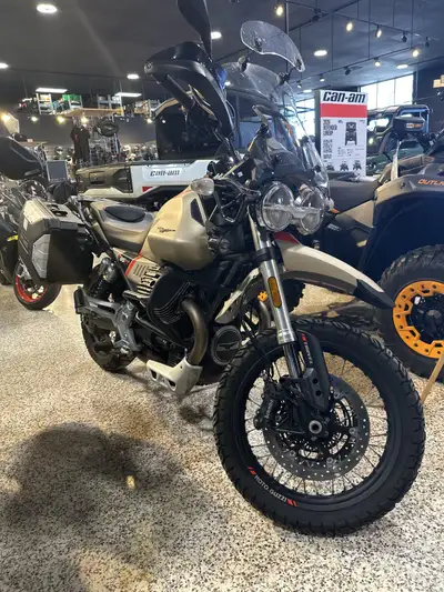 AN ADVENTURE ICON Combining iconic style, comfort and advanced technology, the understated V85 Strad...