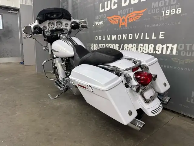 2008 Harley-Davidson FLHX Street Glide in Street, Cruisers & Choppers in Drummondville - Image 10