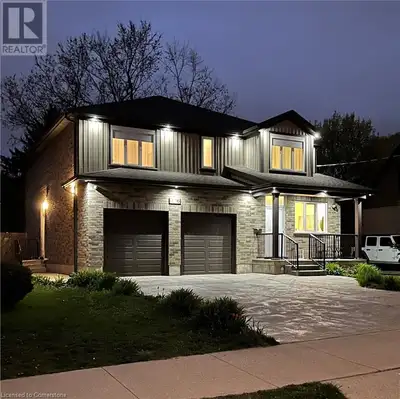 Welcome to luxury living in the heart of Waterloo! Situated in the prestigious Lincoln Heights neigh...