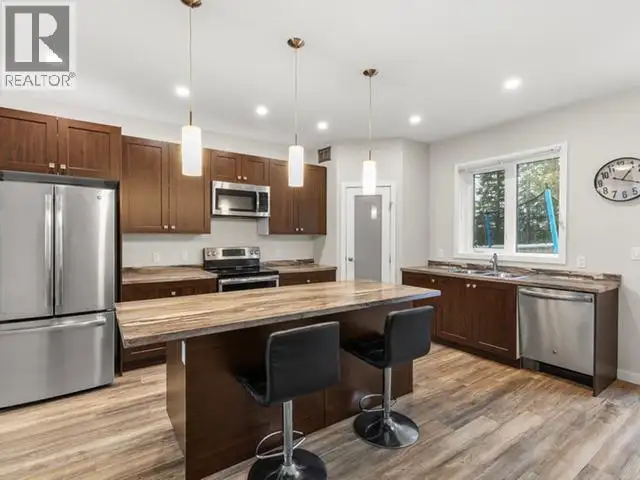 2 MACKENZIE COURT Whitehorse, Yukon in Houses for Sale in Whitehorse - Image 11