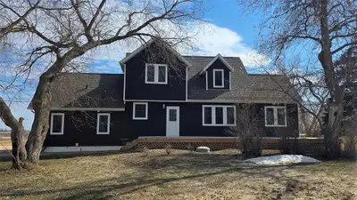 R19//Arborg/This sprawling 1770 sq.ft. 4 bed 2 bath home is great the moment you walk in the home.....