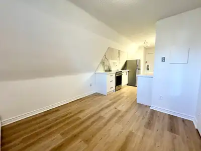 BEDROOMS/BATHROOMS: - Studio - 1 Bathroom (4pc) PRICING: - $1375 per month UTILITIES: - Heat, Hydro...