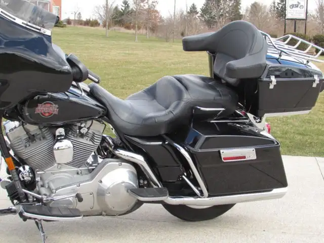 2004 Harley-Davidson FLHT - Electra Glide 61,000 KM New Cam Tens in Sport Touring in Leamington - Image 19