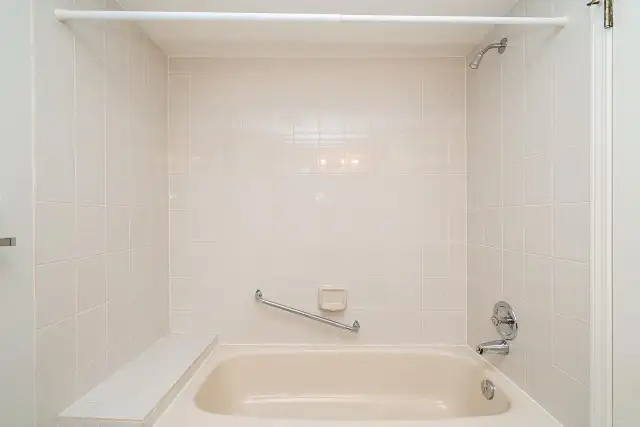 212 15255 18 AVENUE Surrey, British Columbia in Condos for Sale in Delta/Surrey/Langley - Image 16