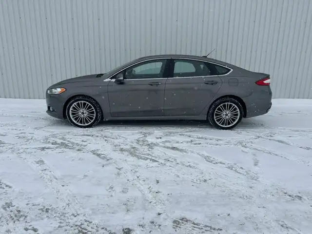 2013 Ford Fusion AWD / CUIR / TOIT OUVRANT / BANC CHAUFFANT / FI in Cars & Trucks in Longueuil / South Shore - Image 4