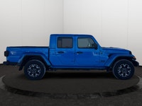 This 2025 JEEP GLADIATOR SPORT 4X4 has the following options Premium Mckinley Trimmed Seats, Remote... (image 5)