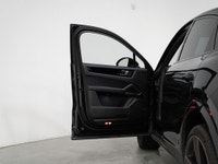 This exceptional 2022 Porsche Cayenne S Coupe is a local Ontario vehicle. Blending coupe-like style... (image 9)