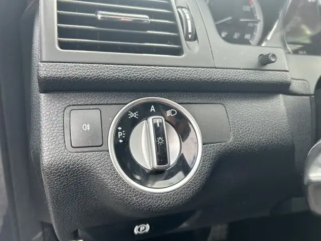 2011 MERCEDES-BENZ C-CLASS C 250 4MATIC in Cars & Trucks in Ottawa - Image 11