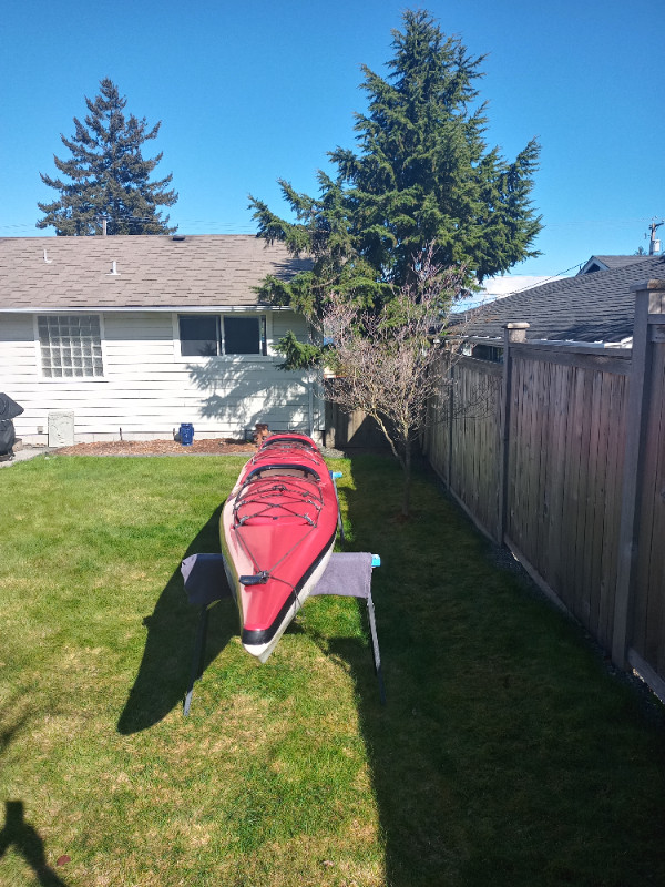 TANDEM KAYAK MADE ON VANCOUVER ISLAND IN GREAT CONDITION in Water Sports in Campbell River - Image 4