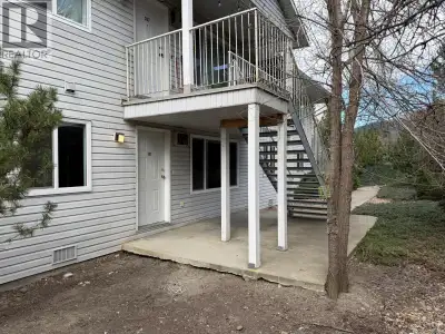 Great opportunity for investors and first-time buyers! This clean, move-in ready 2 bedroom, 1 bathro...