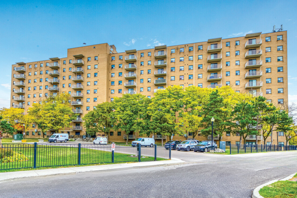 Brampton Village Apartments 2 Bdrm available at 80 Orenda Cour Long