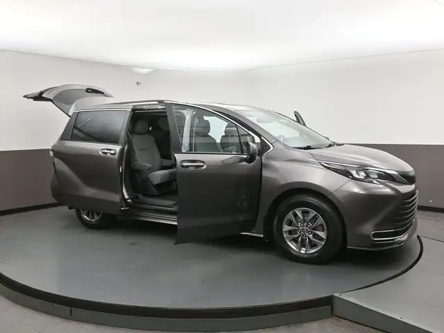 2024 Toyota Sienna XLE in Cars & Trucks in Dartmouth - Image 55