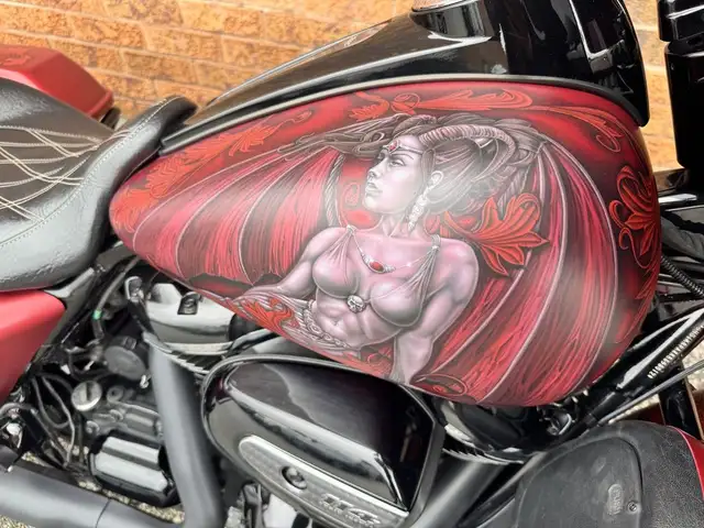 2019 Harley-Davidson Street Glide Special **CUSTOM PAINT** **CAN in Sport Touring in Markham / York Region - Image 8