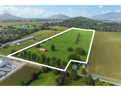 East Chilliwack. This property sits in the quiet, desirable community of East Chilliwack on Reeves R...