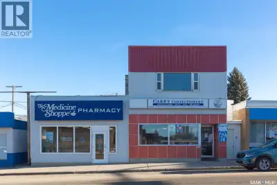 Don’t miss your opportunity to own this great property located in a busy business area on 4th Ave SW...