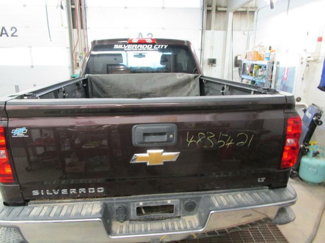 2014 2019 GMC SIERRA AND SILVERADO TAILGATE W/CAM FENDER LIGHTS in Auto Body Parts in Mississauga / Peel Region - Image 2