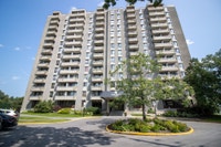 Located in Ottawa South, The Oaks offers excellent value and convenience, featuring an outdoor pool,... (image 1)