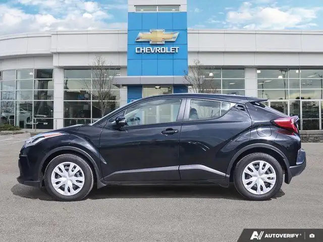 2022 Toyota C-HR LE | Accident Free | Backup cam in Cars & Trucks in Oshawa / Durham Region - Image 3