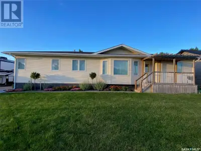 Welcome to 225 3rd St in North Weyburn, just a 5 minute drive to Weyburn's east side and features Ci...