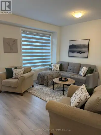 Beautiful Executive Townhouse Expertly Crafted by Cachet Homes and exceptionally well maintained. Fe...