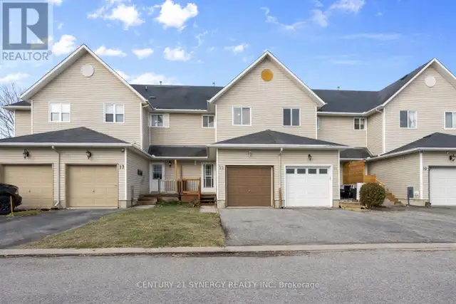 12 - 240 MISSISSIPPI COURT Carleton Place, Ontario in Houses for Sale in Ottawa - Image 2