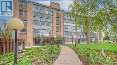 Welcome to Unit 406 at 400 Champlain Boulevard! Chateau Champlain is surrounded by the Gorgeous Moff...