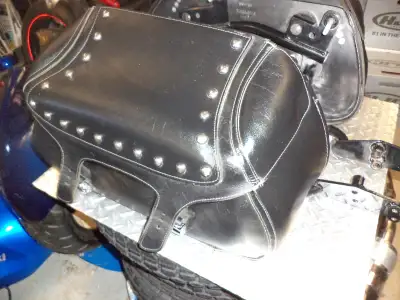 sonic cycle has a set of 1998 - 2013 yamaha v - star 650 sadlebags oem . genuine yamaha hard on the...