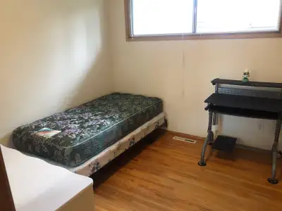 Large furnished main floor bedroom in Brentwood house near UofC & SAIT, Brentwood Mall. Share the ho...